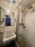 SLRS 912 bathroom & shower in bedroom